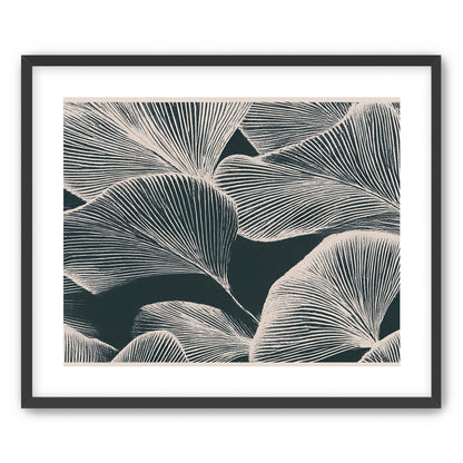 Pale veins on dark leaves