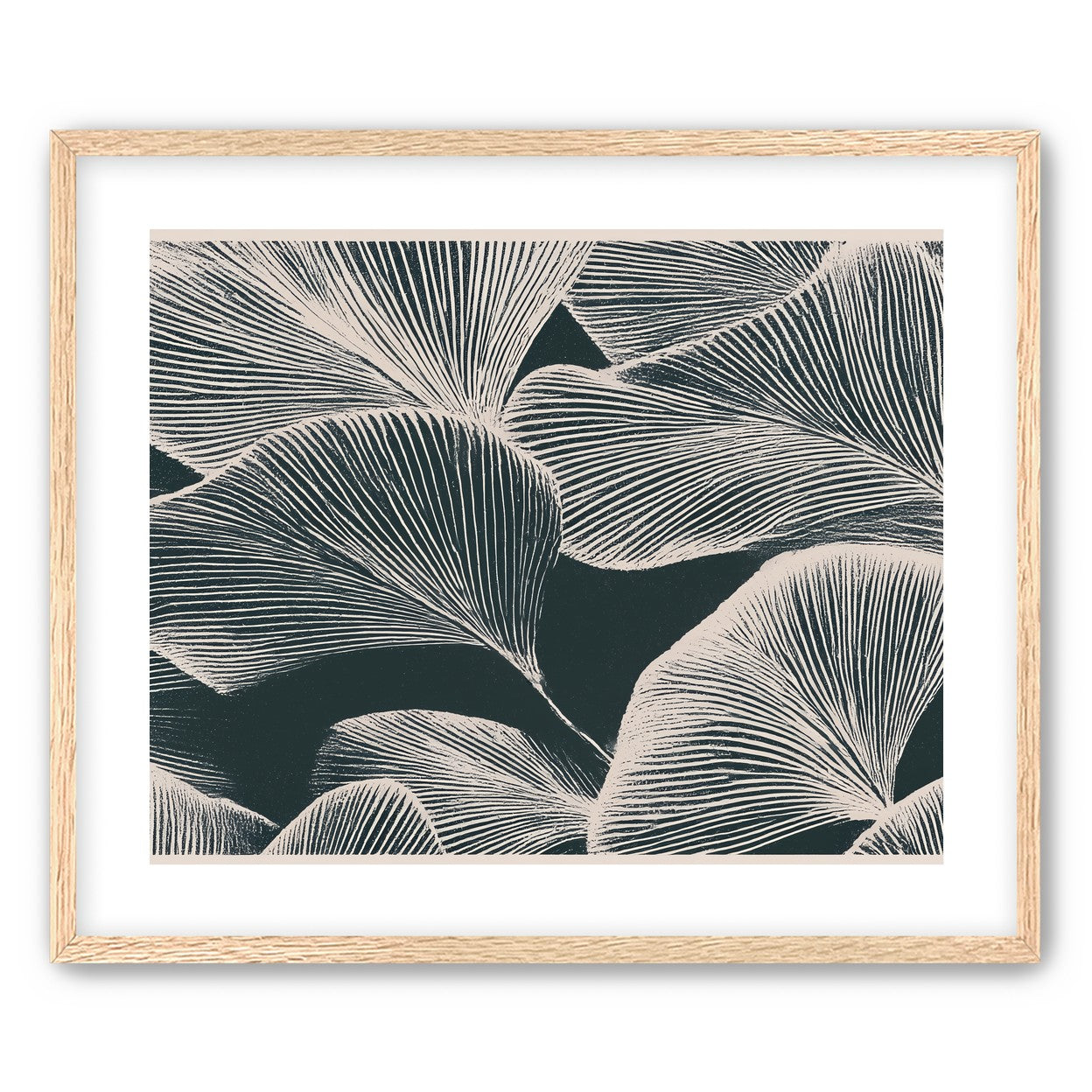 Pale veins on dark leaves