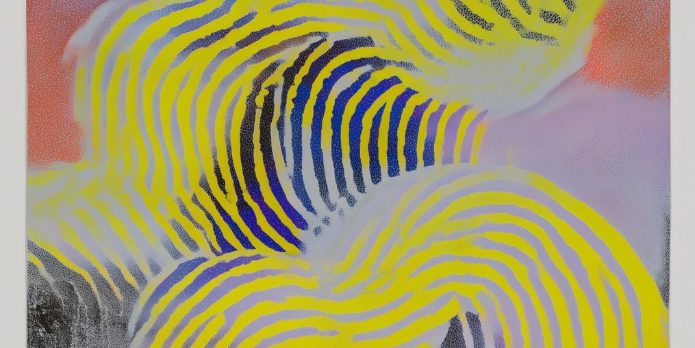 Yellow bends through violet