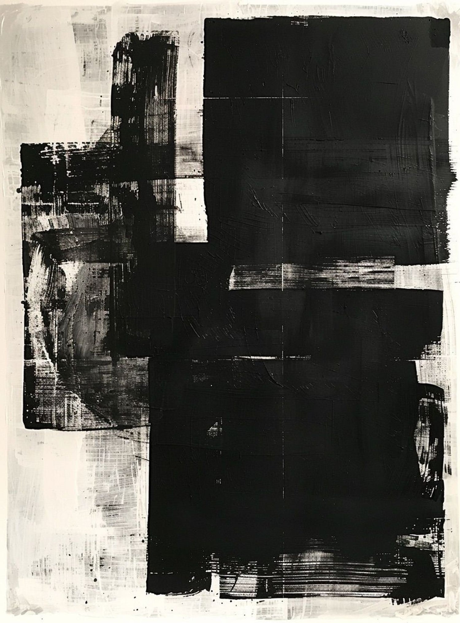 Black weight on pale ground
