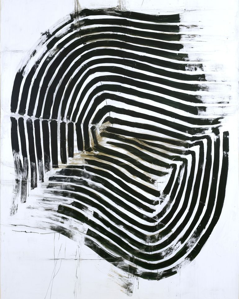 Black bands turning inward